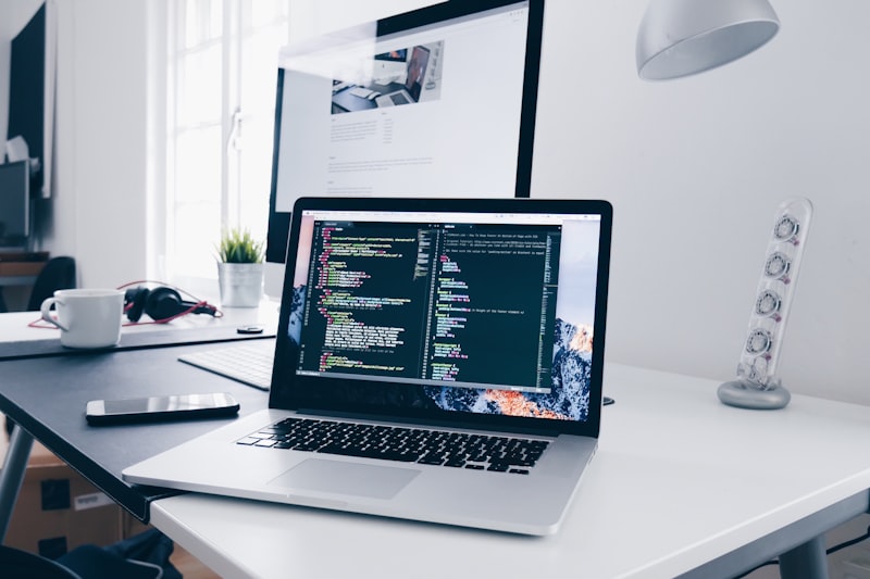 Comparing FinalShell CPU Usage with Server Panel Data